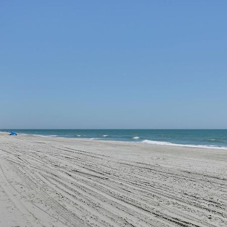 Coastal Condo On Beach With Community Pool Access! マートルビーチ エクステリア 写真