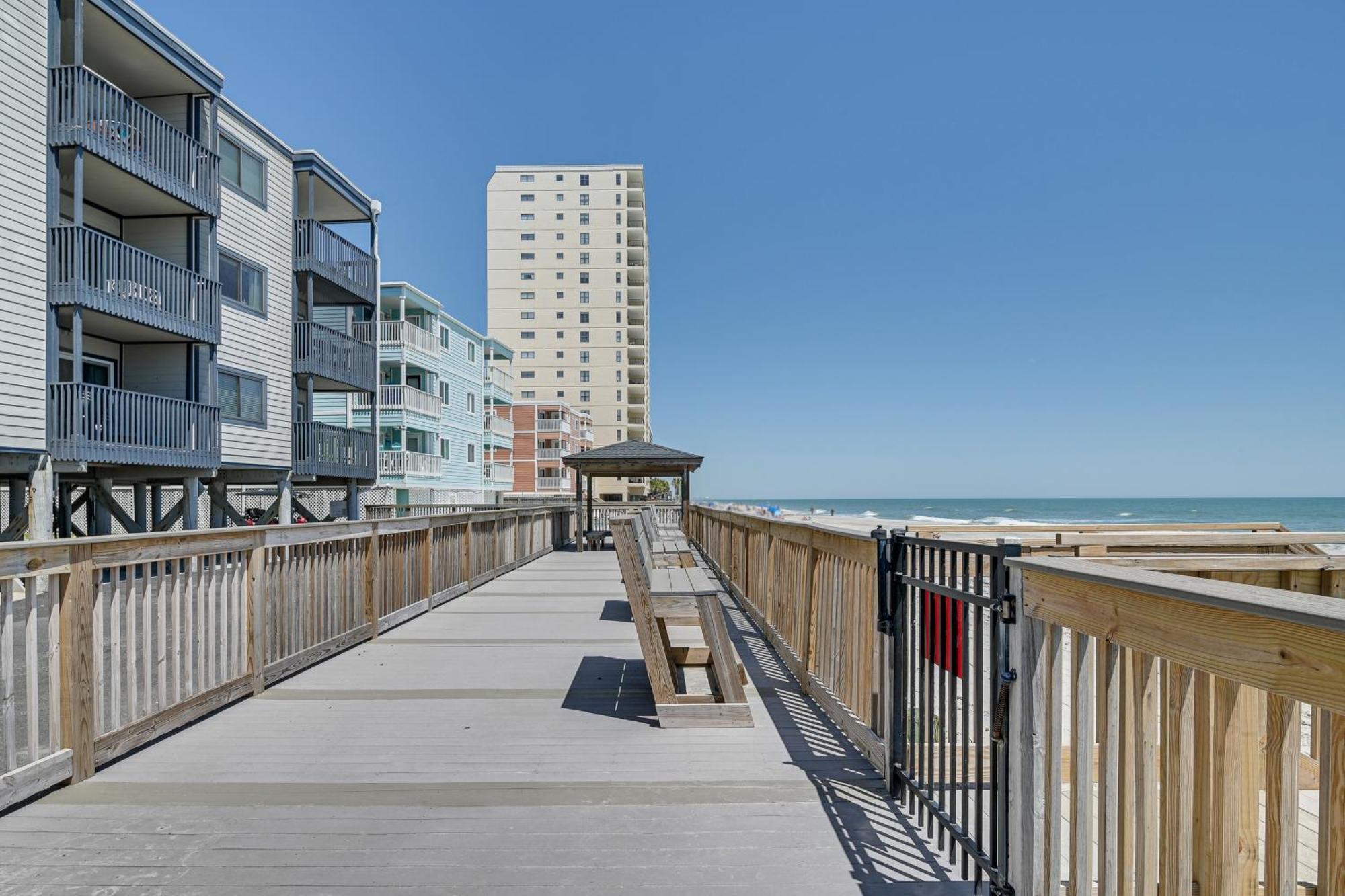Coastal Condo On Beach With Community Pool Access! マートルビーチ エクステリア 写真