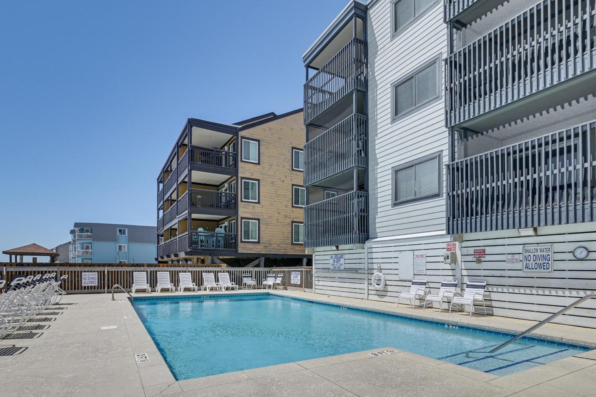 Coastal Condo On Beach With Community Pool Access! マートルビーチ エクステリア 写真