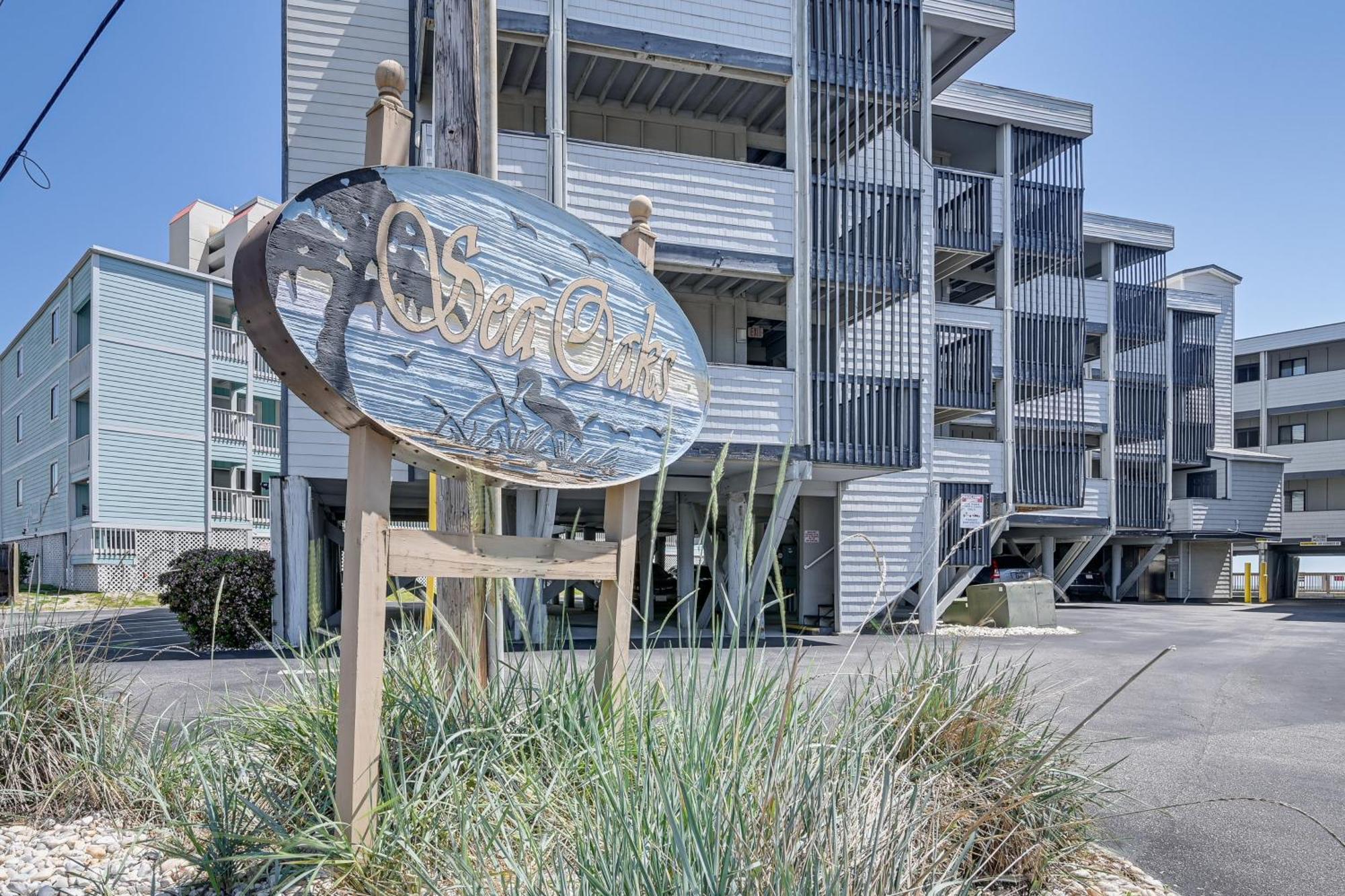 Coastal Condo On Beach With Community Pool Access! マートルビーチ エクステリア 写真