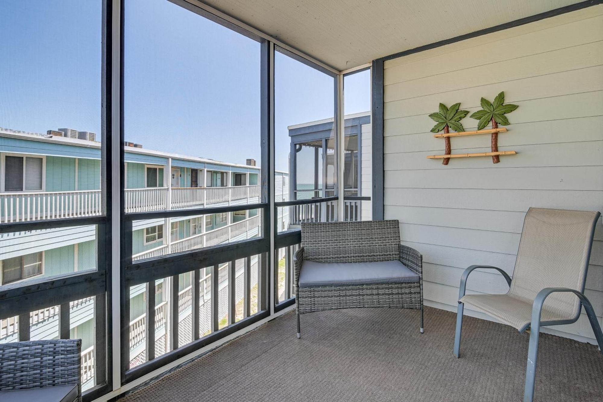 Coastal Condo On Beach With Community Pool Access! マートルビーチ エクステリア 写真