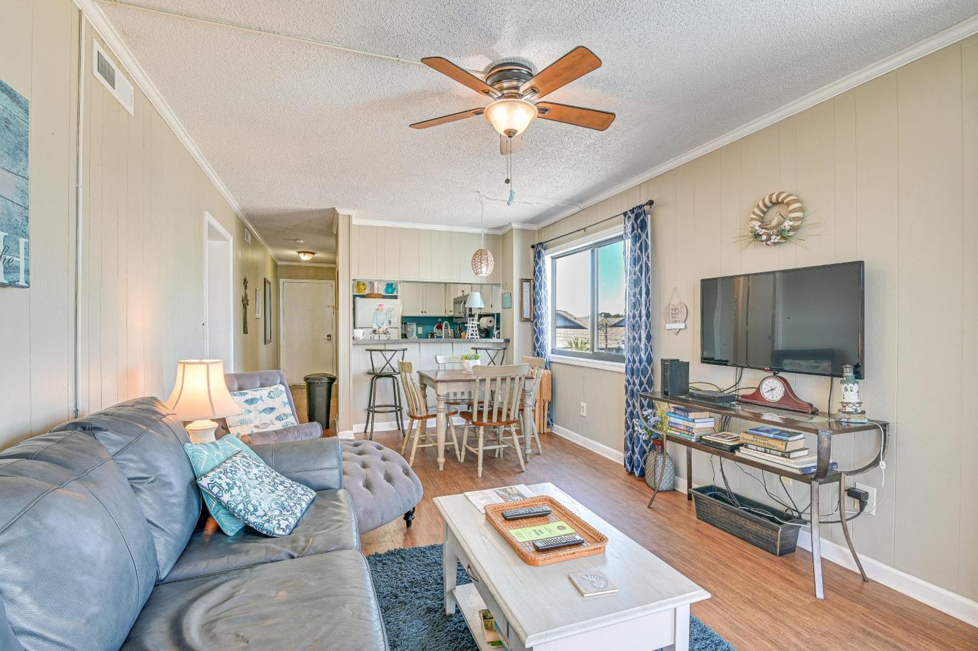 Coastal Condo On Beach With Community Pool Access! マートルビーチ エクステリア 写真